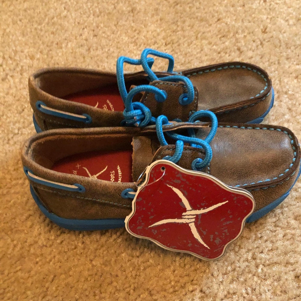 Kids Twisted x Mocs